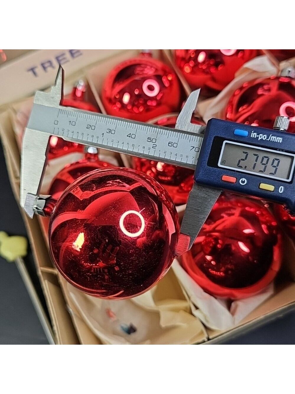 Vintage Poland Christmas Ornaments Baubles Set Of 12 RED Shiny Glass - Picture 13 of 16